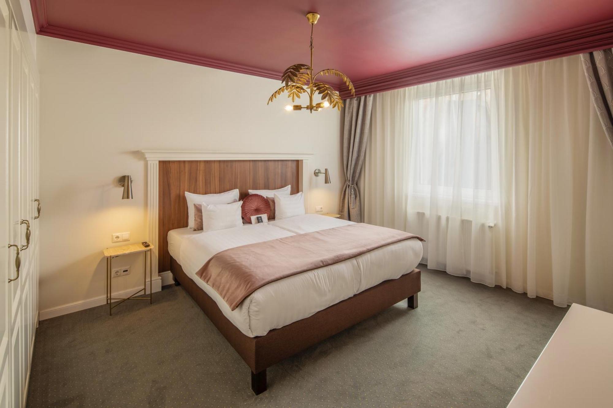 Queen'S Court Hotel & Residence Budapest Ruang foto